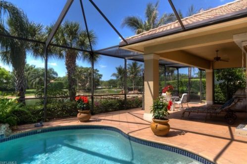 5076 Post Oak Ln, Naples FL  34105-4526 exterior