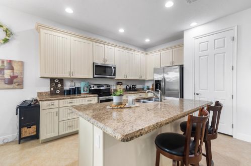 12170 Bennington Cir, Port Saint Lucie FL  34987-2781 exterior