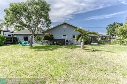 2399 Floresta Dr, Fort Pierce FL  34984-5218 exterior