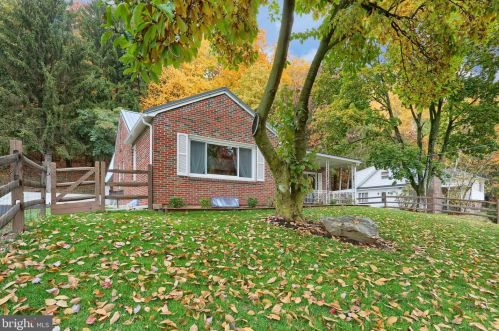 1042 Fountain St, Ashland, PA 17921-9010
