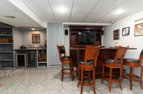 8709 Sentry Dr, Florence KY  41042-8275 exterior