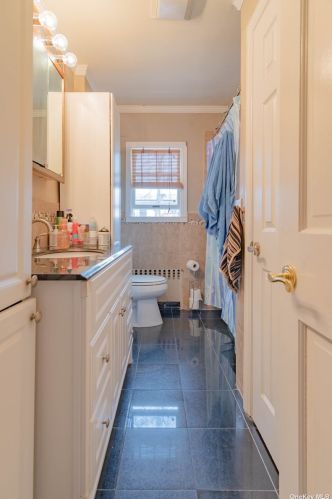 79 Irene St, North Lindenhurst NY 11757-1239 exterior