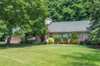 1170 Forest Ln, Brookfield, WI 53005-6842