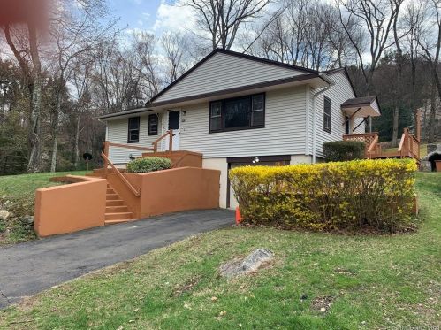 122 Beacon Valley Rd, Beacon Falls, CT 06403-4911