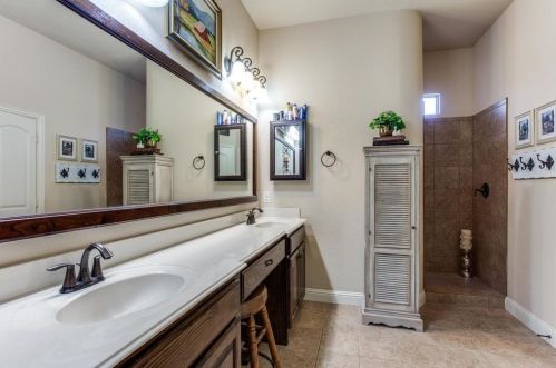 3604 Tuscan Hl Cir, Denton TX  76210-8066 exterior