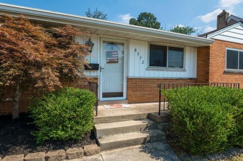 8372 Coghill Ln, Cincinnati, OH 45239-3808