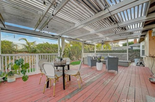 820 Stevely Ave, Long Beach CA 90815-3557 exterior