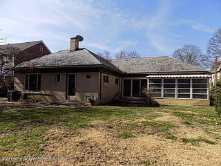 182 Butler St, Wilkes Barre, PA 18702-4465