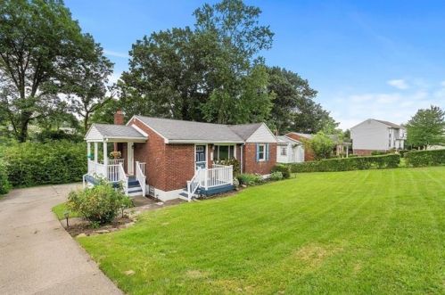 1135 Algonquin Dr, Pittsburgh, PA 15205-5208
