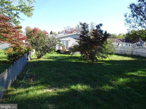 2 Varmar Dr, New Castle DE  19720-2036 exterior