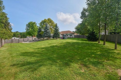 1665 Homestead Trl, Kewaskum, WI 53040-9043