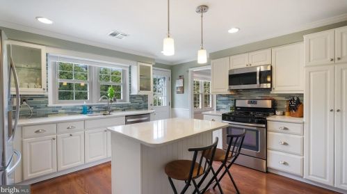 402 Cowpath Rd, Lansdale PA  19446-1516 exterior