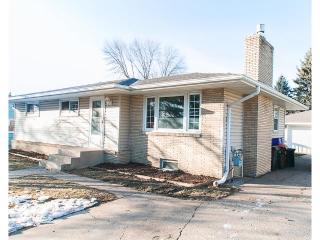 1983 Kingston Ave, Saint Paul, MN 55109-4701