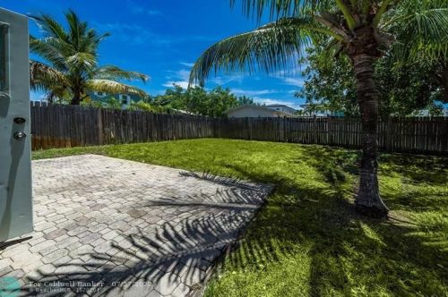 726 Lake Ave, Delray Beach FL  33483-5928 exterior