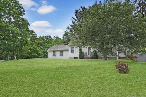 9 Fairchild Rd, Middletown, CT 06457-4815