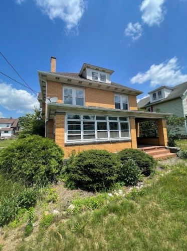 1197 Walnut St, Stoneboro, PA 16153-2549