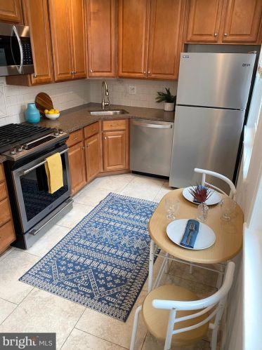 1231 Kater St, Philadelphia PA 19147-1817 exterior