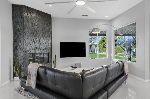 5 Curie Ct, Rancho Mirage CA  92270-2713 exterior