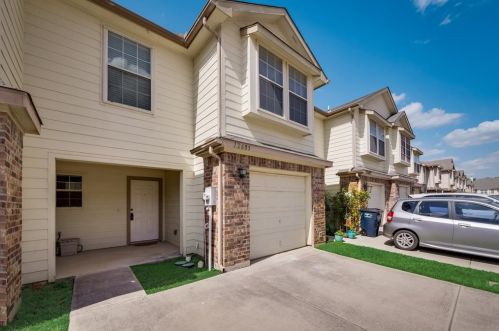 12605 Oceanside Dr, Euless, TX 76040-3454