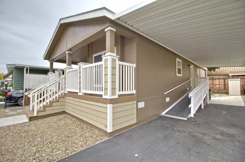 39 Clipper Ln, Modesto CA  95356-1711 exterior