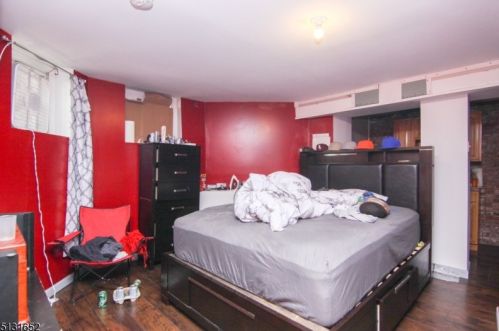 103 3rd Ave, Newark NJ  07104-2708 exterior