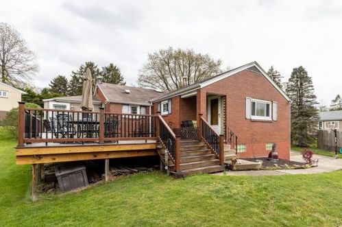 111 Reaghard Dr, Cheswick, PA 15024-1720