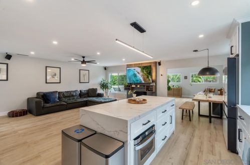 3987 Broadlawn St, San Diego CA 92111-3318 exterior