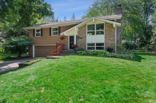 4281 Brigadoon Dr, Saint Paul, MN 55126-3111