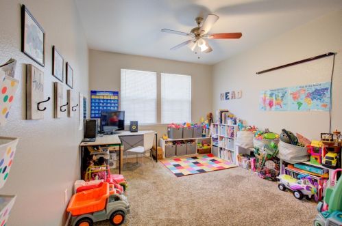 1429 Emerald Dr, Livingston CA  95334-9490 exterior