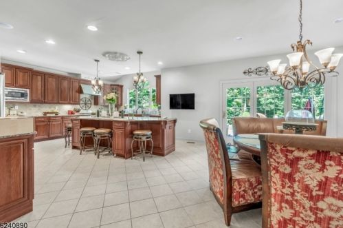 22 Fieldview Dr, Sparta NJ  07871-2744 exterior