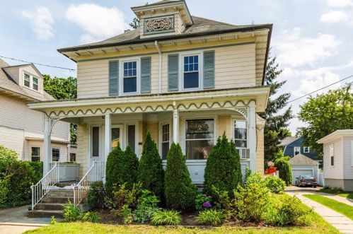 290 Norwood Ave, Providence, RI 02905-2711