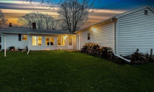 216 Locust St, Green Bay, WI 54303-1929