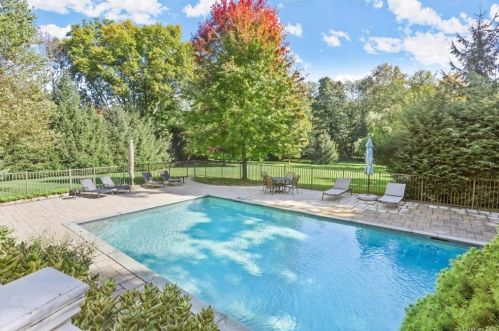 10 West Ln, Lewisboro, NY 10590-1907