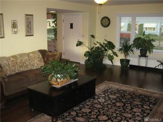 27226 101st Ave, Camano Island, WA 98292-8014
