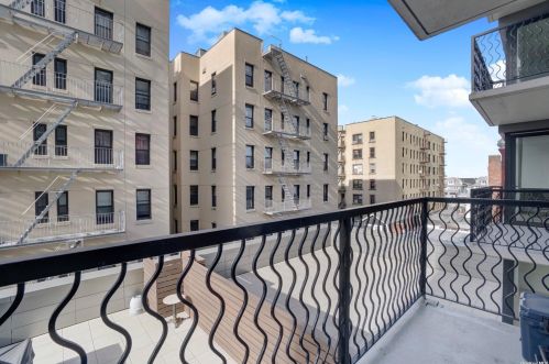 133 Beach 116th St, Far Rockaway NY  11694-2413 exterior