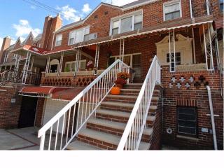 303 Bay 10th St, Brooklyn, NY 11228-3907