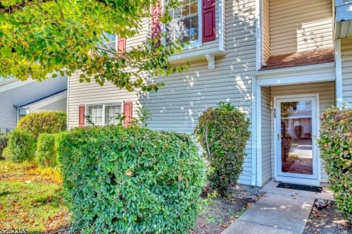 409 Cardinal Ln, Bedminster NJ  07921-1913 exterior