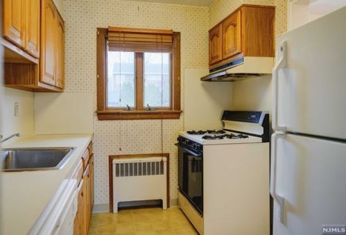 479 Berkshire Rd, Ridgewood NJ  07450-5533 exterior