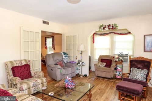 108 Brooklyn Ave, Laurel, DE 19956-1126