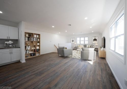 76 25th St, Bayonne NJ  07002-4937 exterior