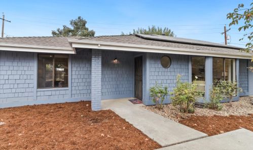 10 Clover Ct, Woodland CA  95695-3026 exterior