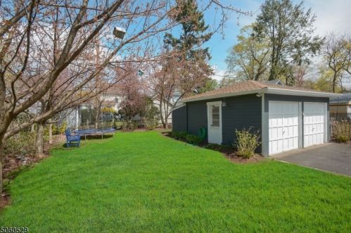 20 Stanford Pl, Montclair NJ  07042-5010 exterior