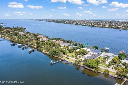 10630 Tropical Trl, Merritt Island, FL 32952-6903