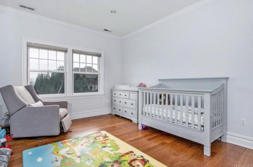 18 Hilltop Dr, Rye Brook NY  10573-5308 exterior