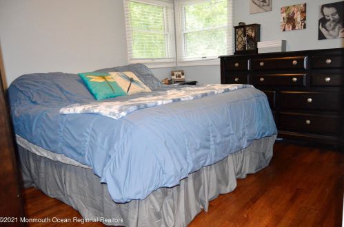 24 Walter Dr, Jackson Twp NJ  08527-3418 exterior