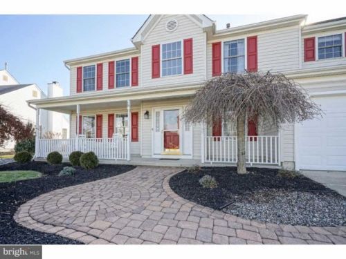 18 Thornhill Dr, Lumberton Township, NJ 08048-5070