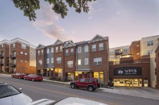 30 Corry St, Cincinnati OH  45219-2047 exterior