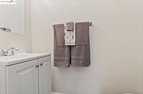 4520 Tokay Dr, Oakley CA  94561-2126 exterior