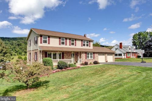 713 Sunbury St, Eshcol, PA 17062-9560