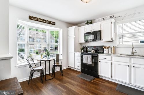 111 Valerie Ln, Bear, DE 19701-2567